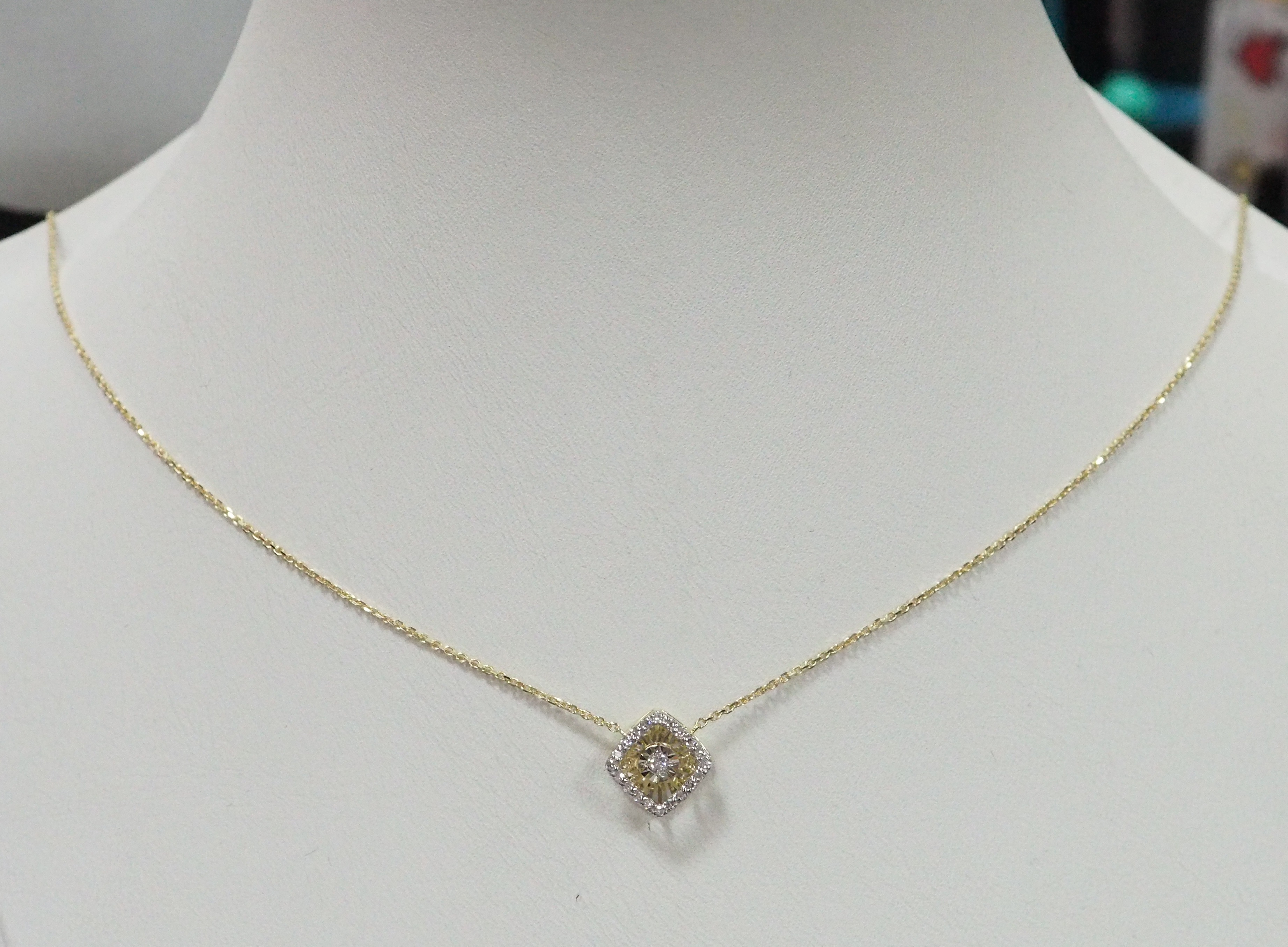 10711-000129 Колье (Au 585)